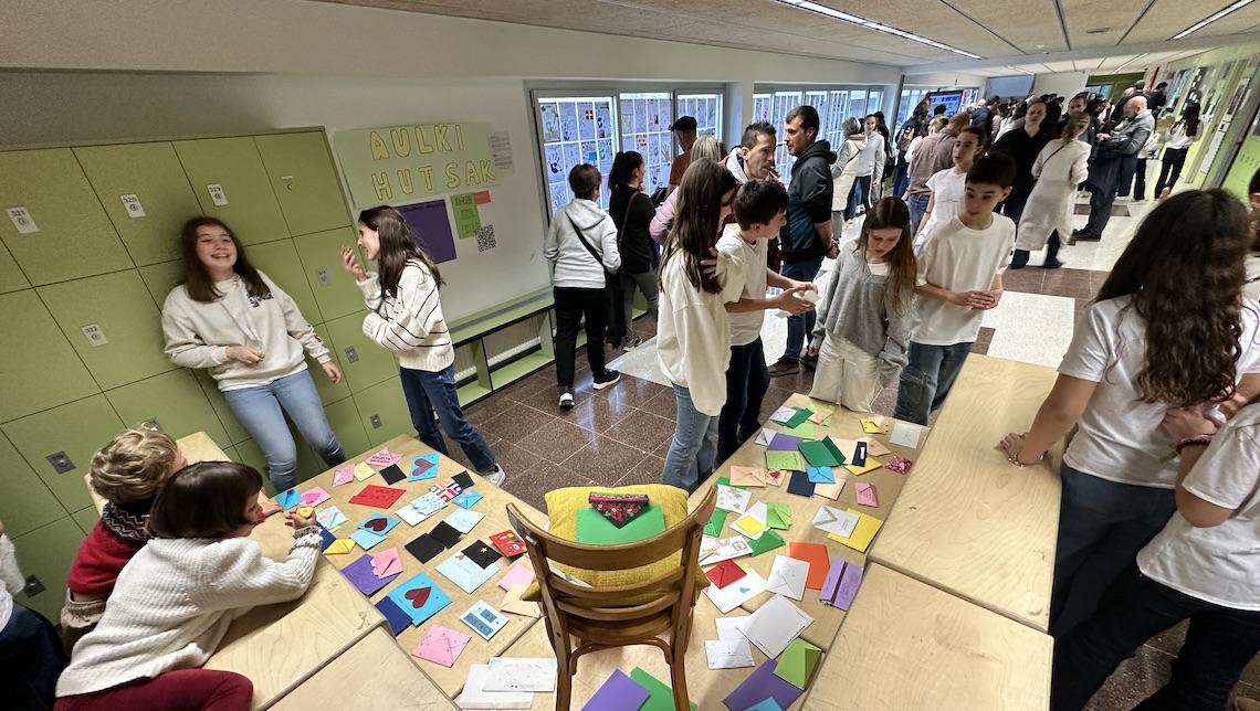 Azoka eta tailerrak San Fermin Ikastolan